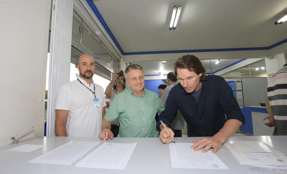 Secretário do Meio Ambiente, Ricardo Soavinski, visita Unidades de Conservação e assina o termo de recebimento da área, em Prudentópolis.Prudentópolis, 08/10/2015.Foto: Arnaldo Alves/ANPr