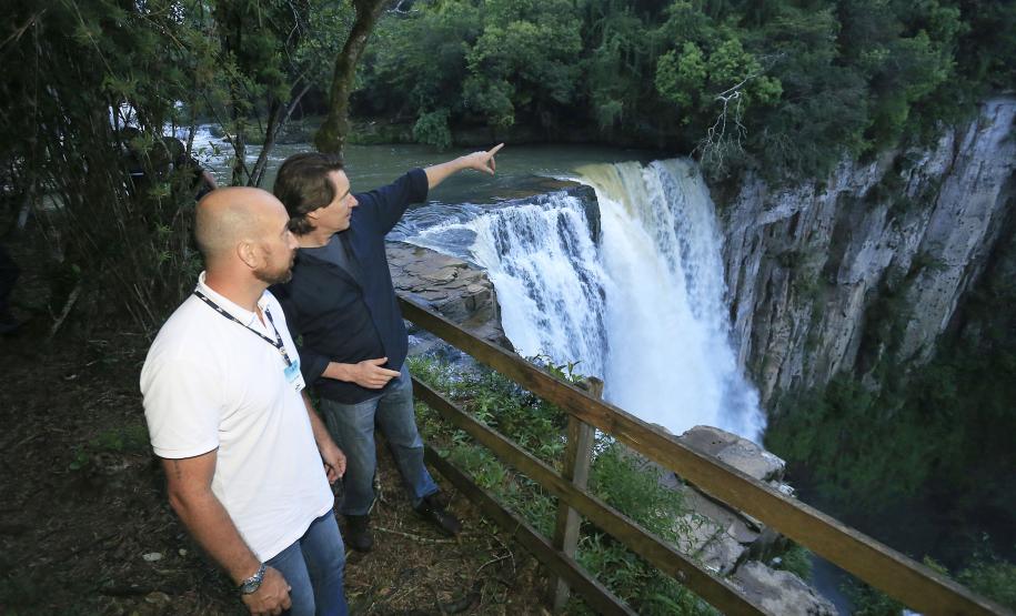 Monumento Estadual Salto São João, em Prudentópolis. N/F: secretário do Meio Ambiente e Recursos Hídricos, Ricardo Soavinski e Guilherme Vasconcellos, Diretor de Unidade de Conservação do IAP.Prudentópolis, 08-10-15.Foto: Arnaldo Alves / ANPr.