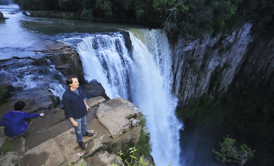 Monumento Estadual Salto São João, em Prudentópolis. N/F: secretário do Meio Ambiente e Recursos Hídricos, Ricardo Soavinski e Guilherme Vasconcellos, Diretor de Unidade de Conservação do IAP.Prudentópolis, 08-10-15.Foto: Arnaldo Alves / ANPr.