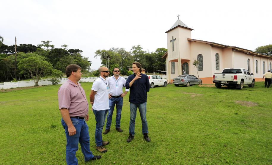 Secretário do Meio Ambiente e Recursos Hídricos, Ricardo Soavinski, visita o Faxinal Taquari, em Rio Azul.Rio Azul, 08-10-15Foto: Arnaldo Alves / ANPr.