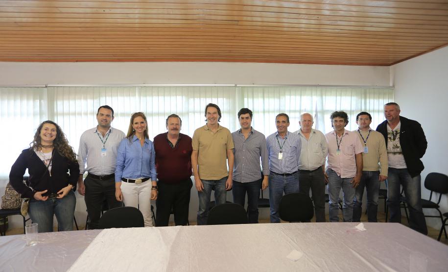 O secretário do Meio Ambiente e Recursos Hídrico, Ricardo Soavinski, encontra-se com o prefeito de guarapuava, em Guarapuava.Guarapuava, 09-10-15.Foto: Arnaldo Alves / ANPr