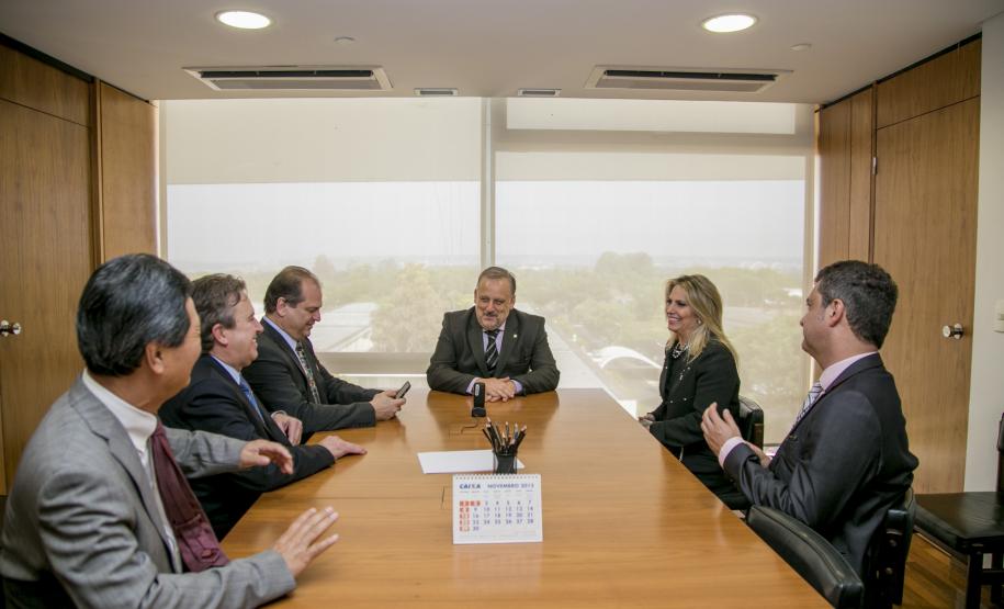 Governadora em exercício, Cida Borghetti, durante reunião com o  ministro chefe da Secretaria de Governo da Presidência da República, Ricardo Berzoíne.Brasília, 21/10/2015.Foto: Divulgação
