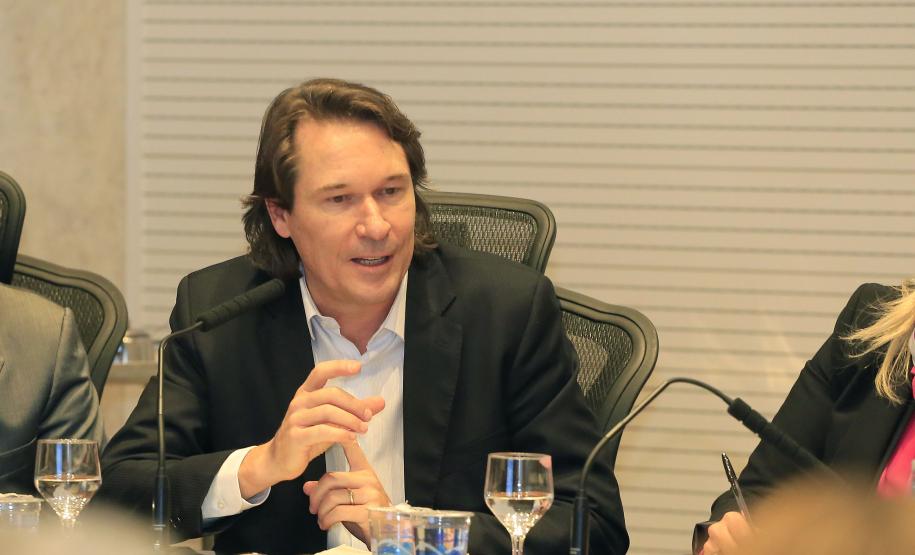 REVITALIZAÇÃO DO RIO IGUAÇU Governador Beto Richa, durante reunião nesta segunda-feira, 26 de outubro, no Palácio Iguaçu, para avaliação dos trabalhadores no Projeto de Revitalização do Rio Iguaçu