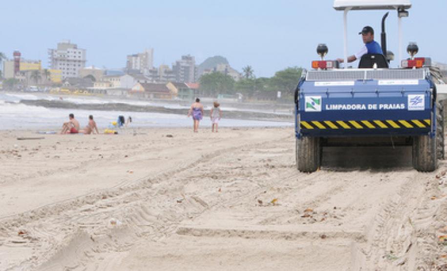 Sanepar limpa praias Sanepar limpa praias