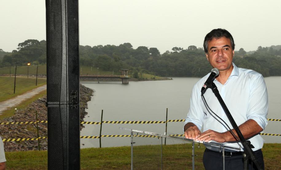 Governador Beto Richa lança uma série de ações de revitalização e cuidado com os recursos hídrico, entre elas o Programa de Conservação dos Mananciais do Paraná, durante as comemorações do Dia Mundial da Água, no Centro de Educação Ambiental dos Mananciais da Serra, em Piraquara, na Região Metropolitana de Curitiba.Piraquara, 22/03/2016.Foto: Orlando Kissner/ANPr