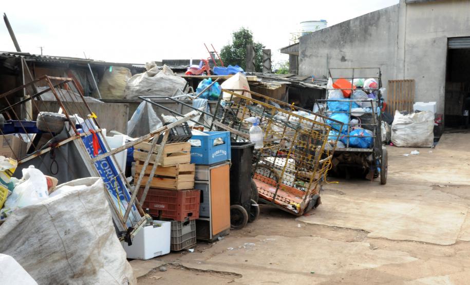Programa Coleta Seletiva Solidária da Copel destina 100 toneladas por ano de resíduos recicláveis coletados nas sedes da companhia para oito associações e cooperativas de catadores em diversas cidades do Paraná. Curitiba, 16/06/2016.Foto: Daniela Catisti/Copel