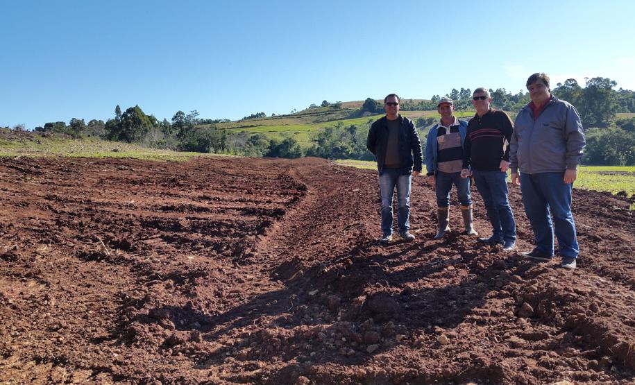 A Secretaria de Estado da Agricultura e do Abastecimento liberou R$ 209 mil para ações de manejo de solos e proteção de água na microbacia do Rio do Lontra, no município de Salto do Lontra, no Sudoeste do Paraná.Foto: Divulgação