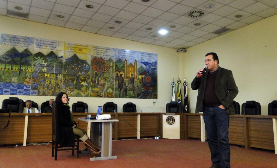 A Estação Ecológica do Caiuá, em Diamante do Norte, no Noroeste, ganhou mais 132 hectares para a preservação de Mata Atlântica. A nova área foi doada pela Duke Energy, concessionária da Usina Hidrelétrica de Rosana, ao Instituto Ambiental do Paraná (IAP), responsável pela gestão da Unidade de Conservação, na quarta-feira (22), em cerimônia na Universidade Estadual de Maringá (UEM).Foto: Divulgação IAP