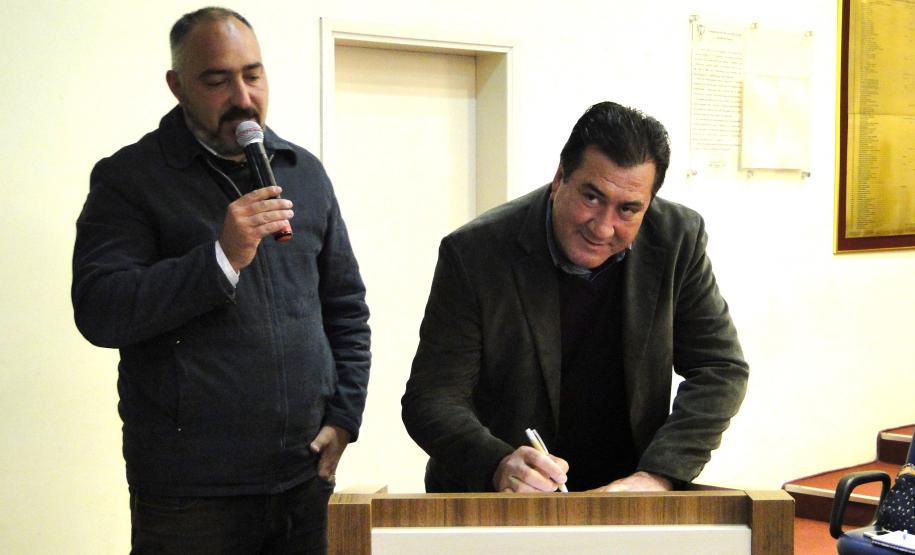 A Estação Ecológica do Caiuá, em Diamante do Norte, no Noroeste, ganhou mais 132 hectares para a preservação de Mata Atlântica. A nova área foi doada pela Duke Energy, concessionária da Usina Hidrelétrica de Rosana, ao Instituto Ambiental do Paraná (IAP), responsável pela gestão da Unidade de Conservação, na quarta-feira (22), em cerimônia na Universidade Estadual de Maringá (UEM).Foto: Divulgação IAP