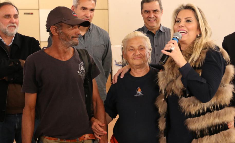 A vice-governadora do Paraná, Cida Borghetti, inaugurou, nesta quinta-feira (21), a primeira etapa da Central de Valorização de Materiais Recicláveis de Maringá, um projeto pioneiro no Paraná que alia proteção ao meio ambiente, geração de empregos e renda.Maringá, 21/07/2016.Foto: Jonas Oliveira