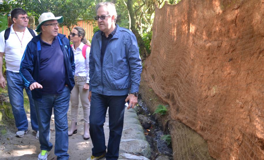 O secretário estadual do Meio Ambiente e Recursos Hídricos, Antonio Carlos Bonetti, visitou terça-feira (26) a Ilha do Mel, Litoral, para tratar de melhorias a serem feitas antes do início do verão