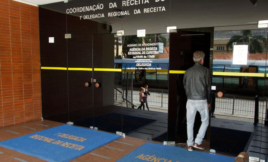 Contribuintes com débitos de ICMS no Paraná poderão, a partir desta segunda-feira (18), ampliar o prazo de parcelamento da dívida em até 84 meses. A solicitação poderá ser feita até 26 de setembro de 2014. Foto: José Gomercindo/ANPr