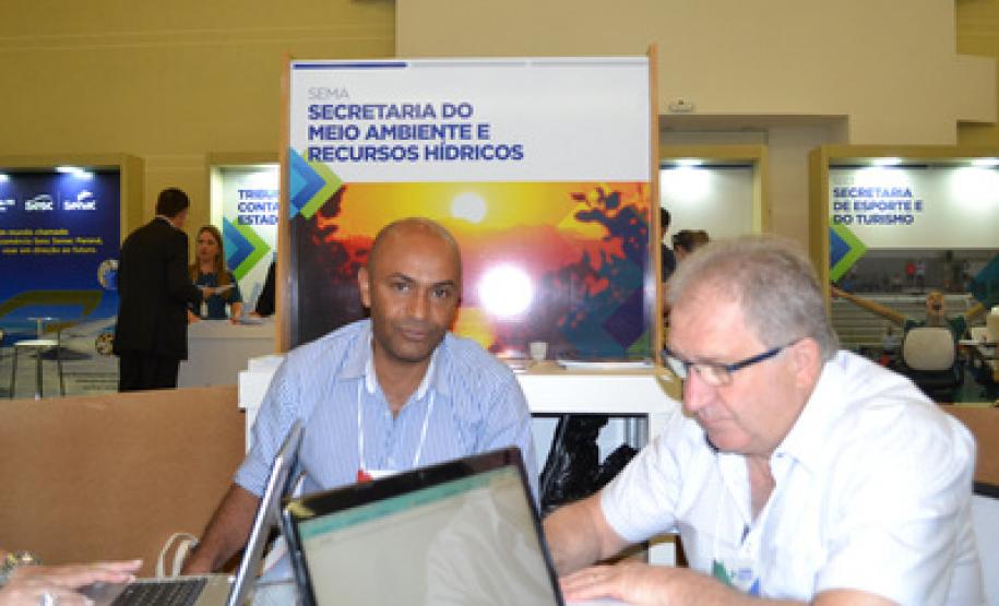 O Paraná poderá ganhar nos próximos anos várias novas áreas protegidas. Este foi um dos assuntos mais procurados pelos futuros gestores no estande da Secretaria Estadual do Meio Ambiente, que participa junto com suas instituições vinculadas do Encontro de Prefeitos e Prefeitas Eleitos, em Foz do Iguaçu. Foz do Iguaçu, 01/12/2016.Foto: Divulgação SEMA