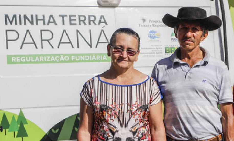 Programa Justiça no Bairro realiza audiências para regulariação de áreas de uso capião e emissões de carteira de idetidade. Na foto, dona Olga Seguro Tereza e José Antunes Tereza. Mato Rico, 22/11/2016. Foto: Pedro Ribas/ANPr