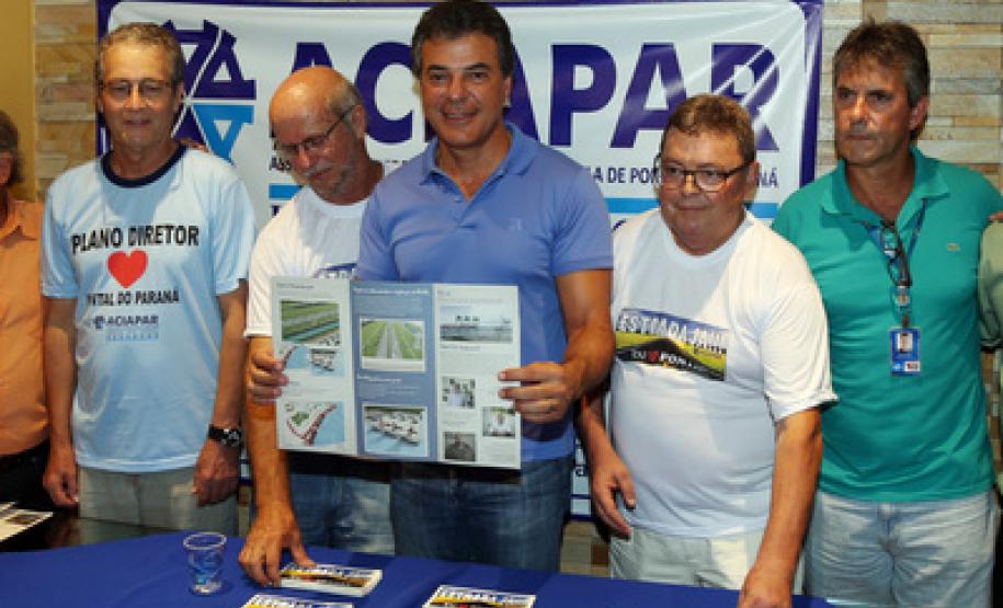 O Governador Beto Richa, durante assinatura do  decre to Plano  Diretor  em Pontal Do Parana. FOTO Orlando Kissner/ANPr-19/01/2017