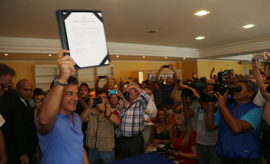 O Governador Beto Richa, durante assinatura do  decre to Plano  Diretor  em Pontal Do Parana. FOTO Orlando Kissner/ANPr-19/01/2017