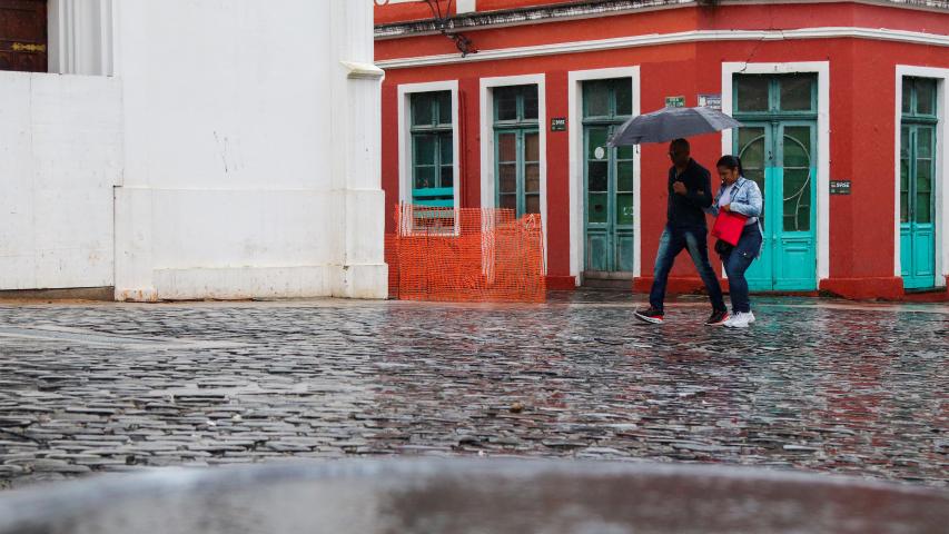 Paraná terá fim de semana cinzento com risco de tempestades, prevê Simepar